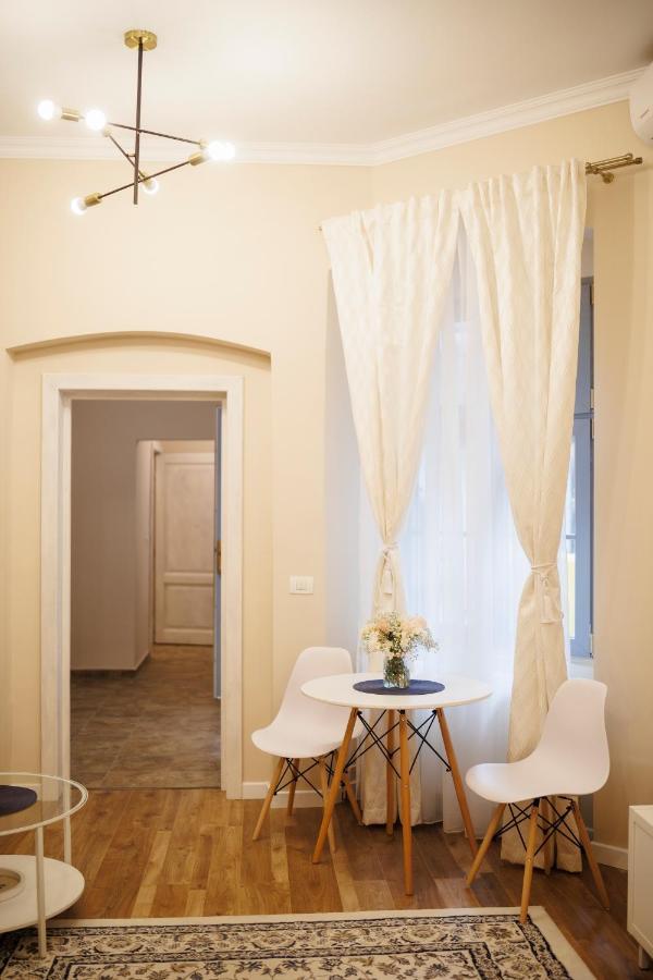 Jolie Flat In The Heart Of The City Timisoara Exterior photo
